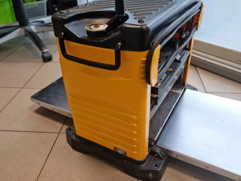 STRUG SIECIOWY / GRUBOŚCIÓWKA DEWALT DW733