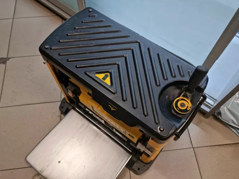 STRUG SIECIOWY / GRUBOŚCIÓWKA DEWALT DW733