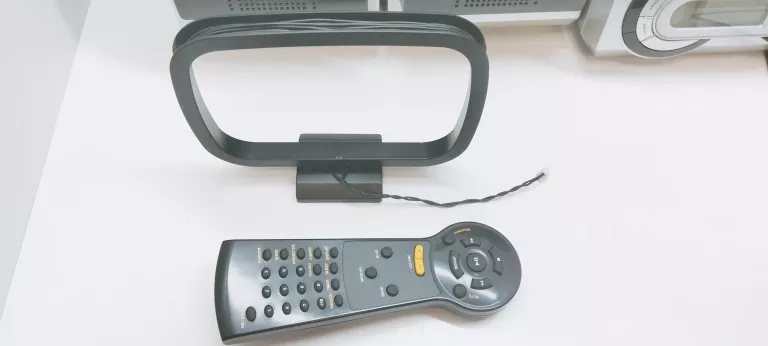 WIEŻA STEREO GRUNDIG UMS 3000 USZKODZONA