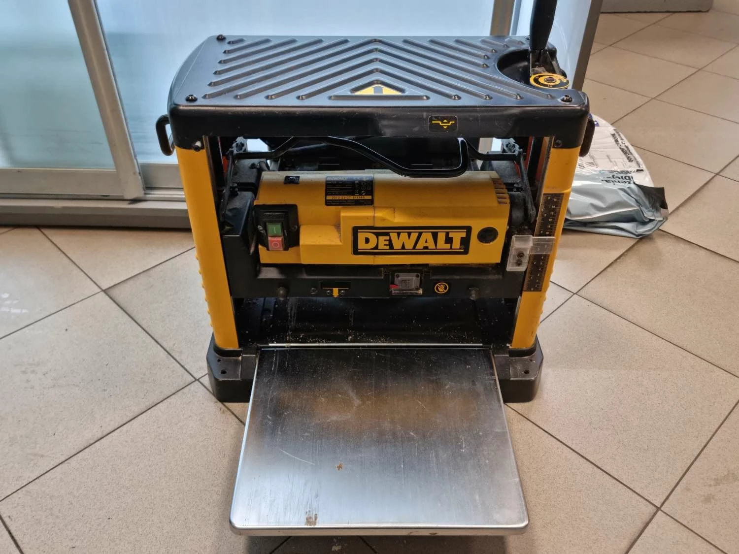 strug-sieciowy-grubosciowka-dewalt-dw733-warszawska-28-kwidzyn