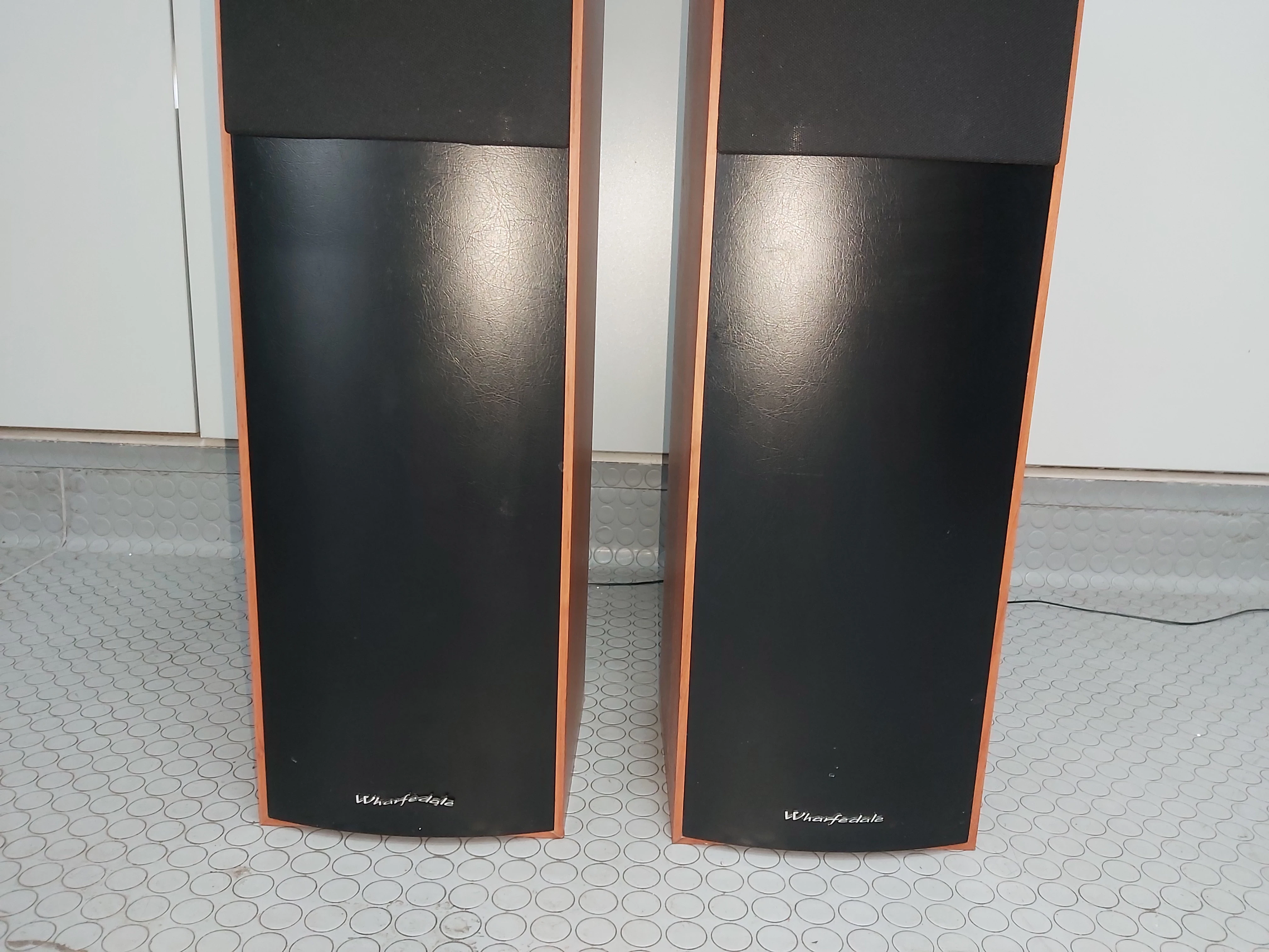 2-kolumny-wharfedale-crystal-2-40-centralny-ean-gtin-5025941051855