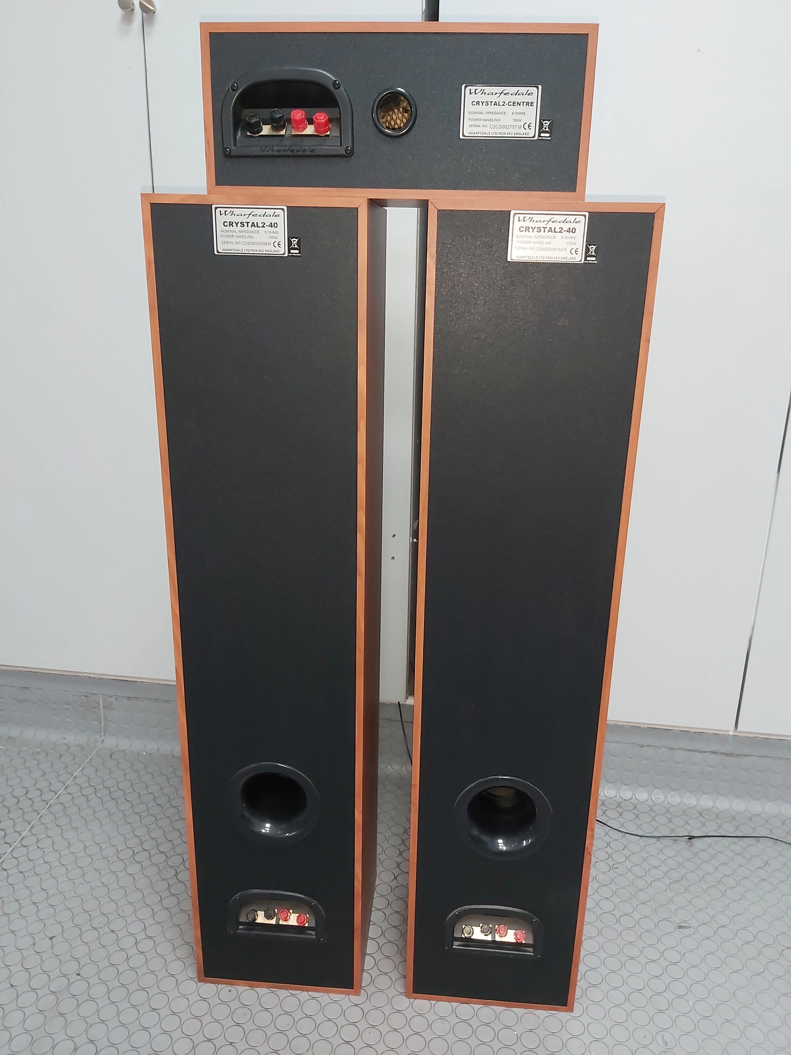 2-kolumny-wharfedale-crystal-2-40-centralny-marka-wharfedale