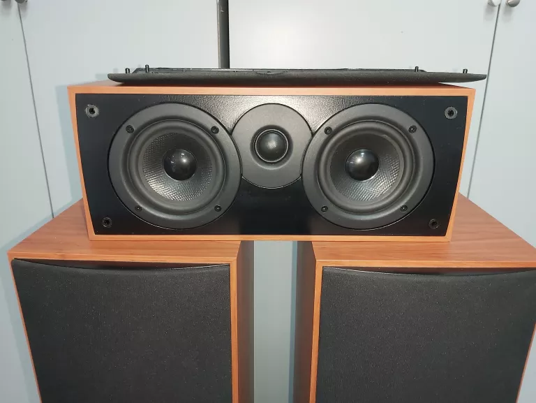 2-kolumny-wharfedale-crystal-2-40-centralny-kolor-wisnia