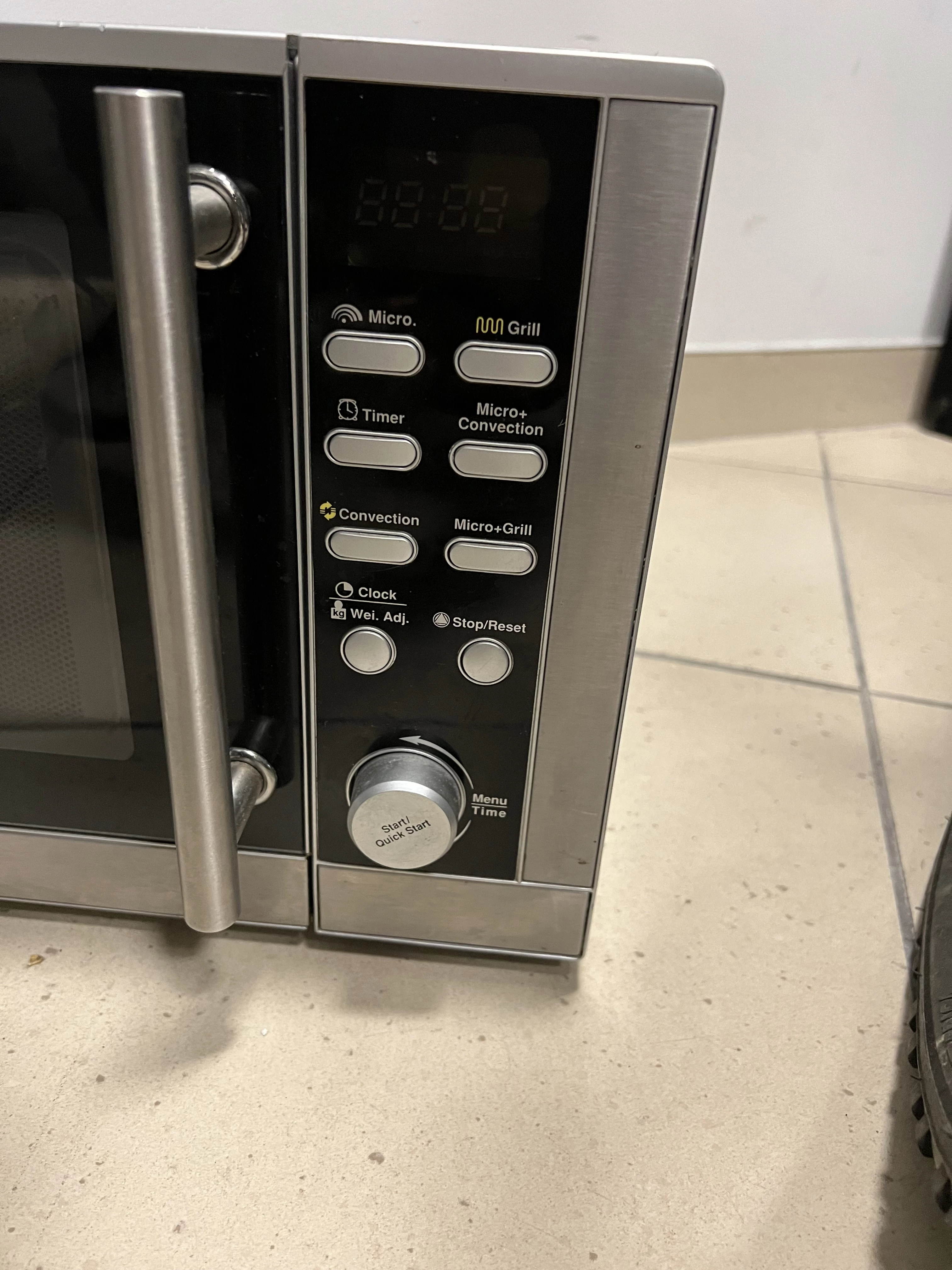 kuchenka-mikrofalowa-alaska-mwd-2925gc-moc-mikrofal-800