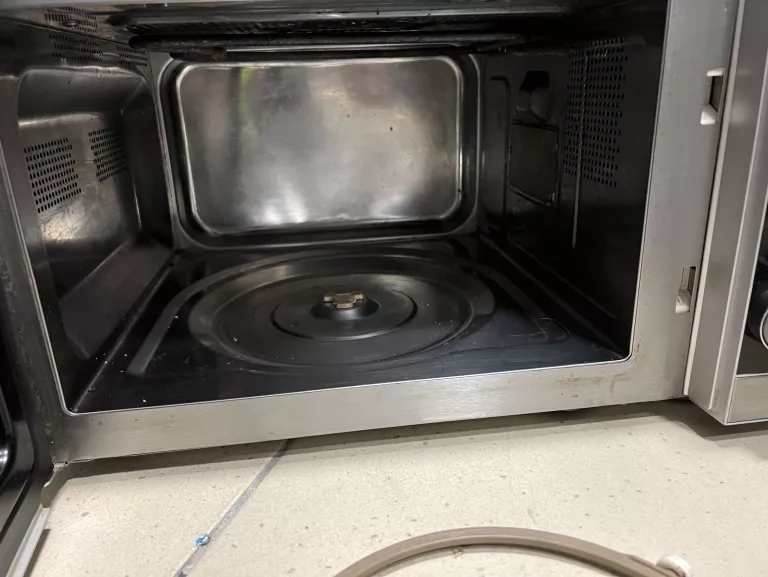 kuchenka-mikrofalowa-alaska-mwd-2925gc-pojemnosc-25