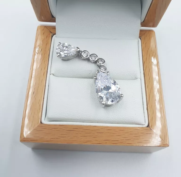 srebrna-zawieszka-z-krysztalami-544gr-p925-radosna-38-wroclaw