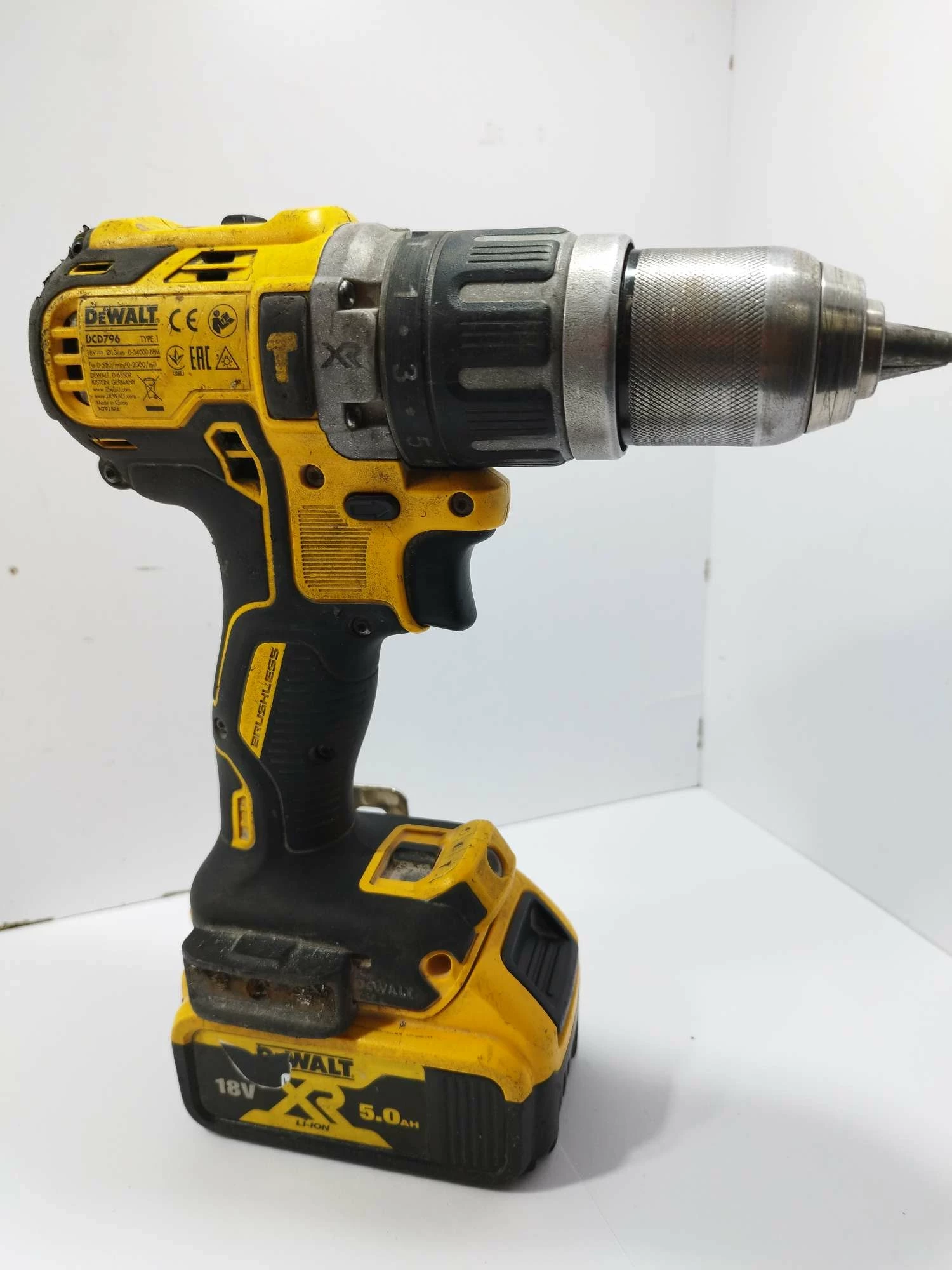 wiertarko-wkretarka-dewalt-dcd796-czytaj-ean-gtin-5035048488652