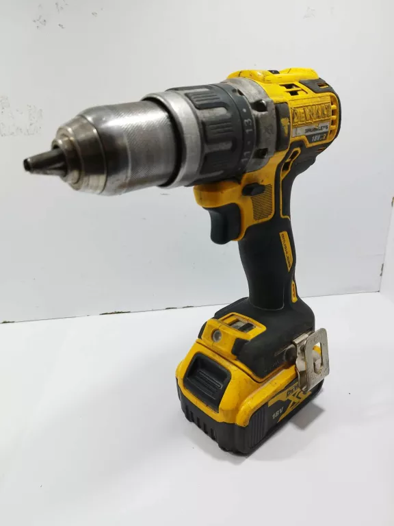 wiertarko-wkretarka-dewalt-dcd796-czytaj-napiecie-v-18-v