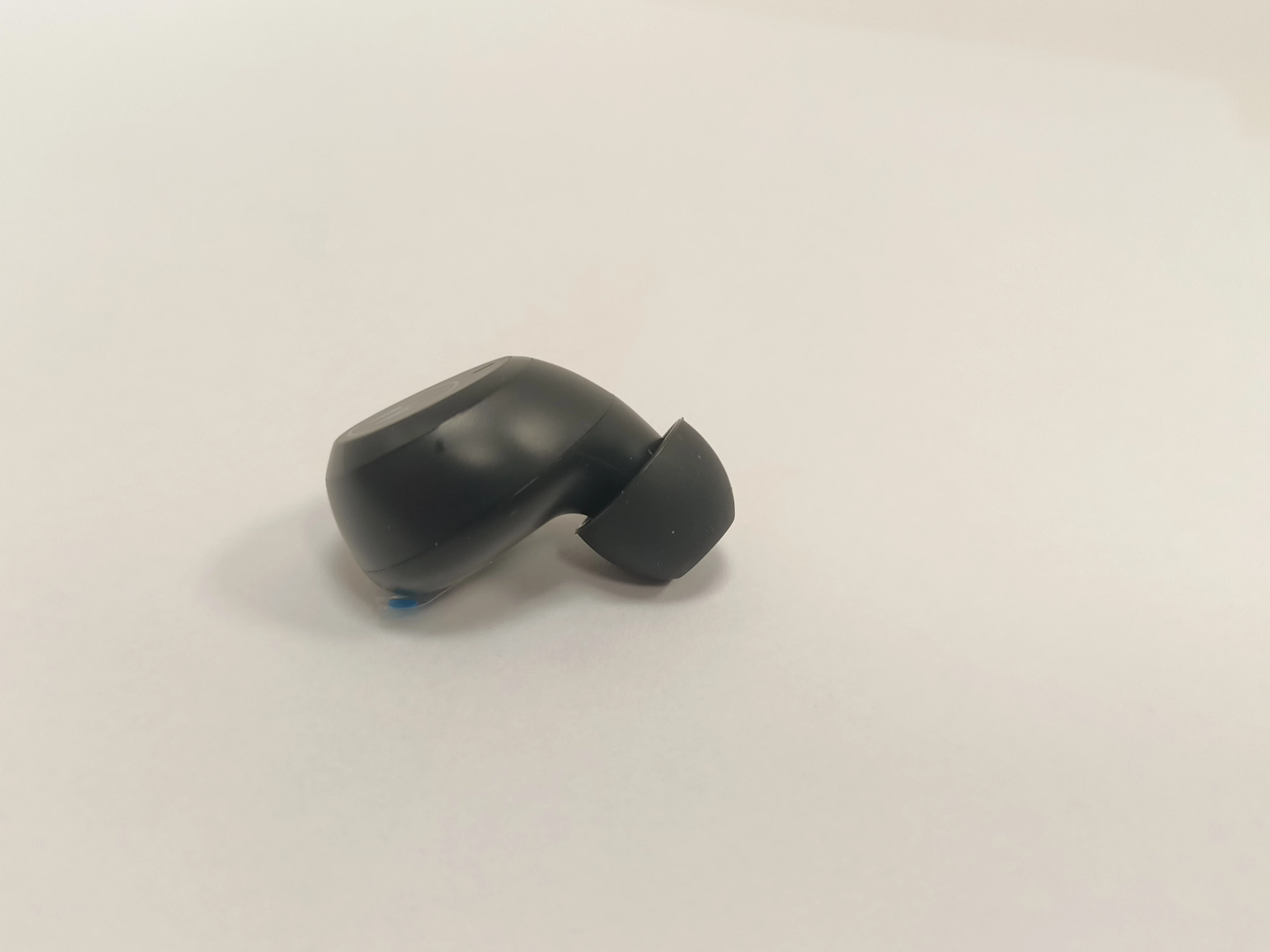 jak-nowe-sluchawki-motorola-moto-buds-charge-pasmo-przenoszenia-20