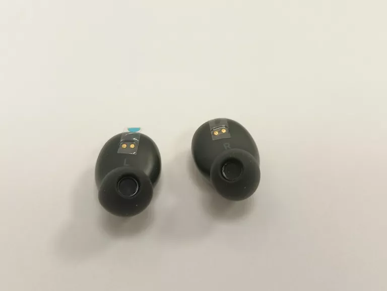 jak-nowe-sluchawki-motorola-moto-buds-charge-kod-producenta-sh067