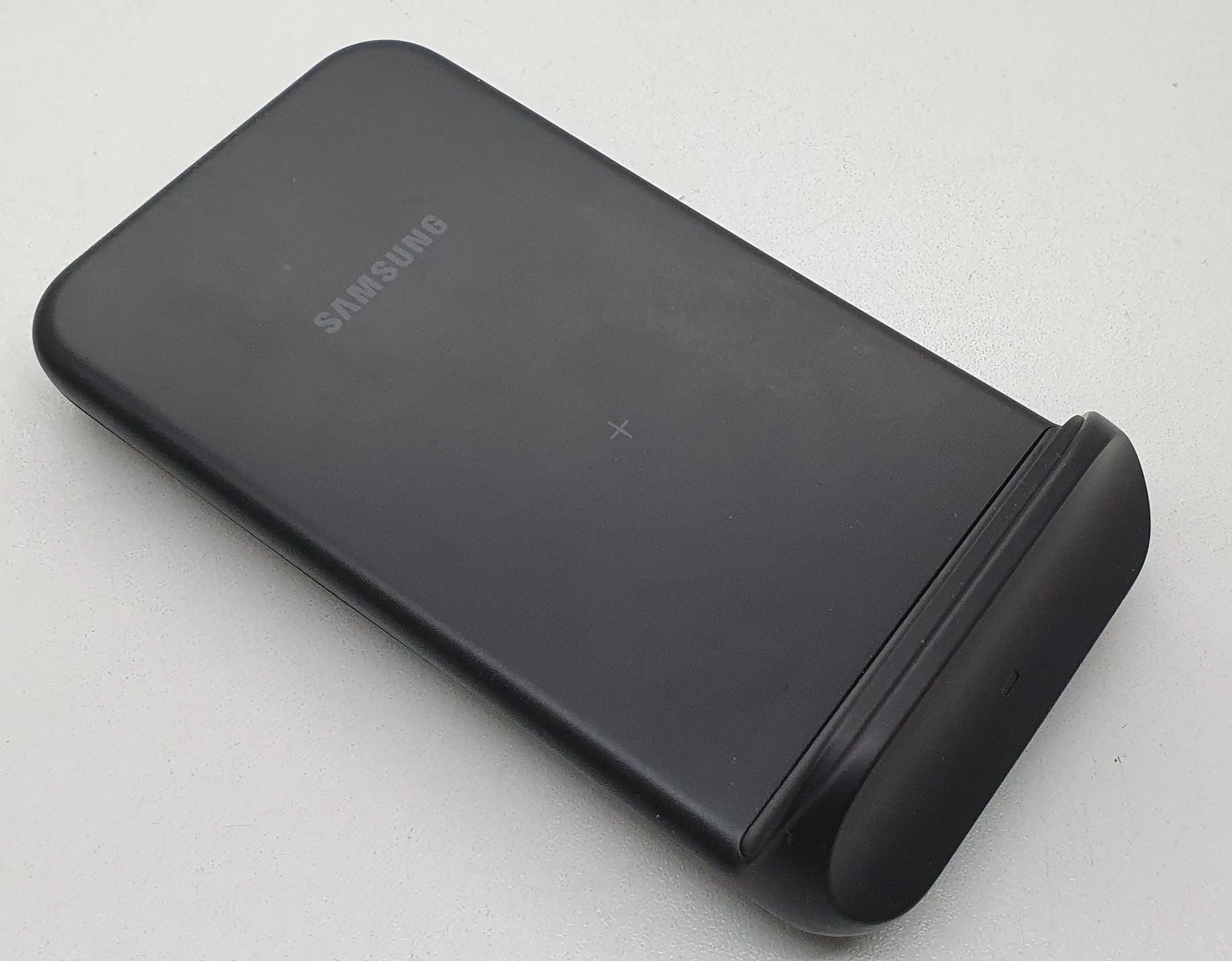 ladowarka-indukcyjna-samsung-ep-n3300-prad-wyjsciowy-1670