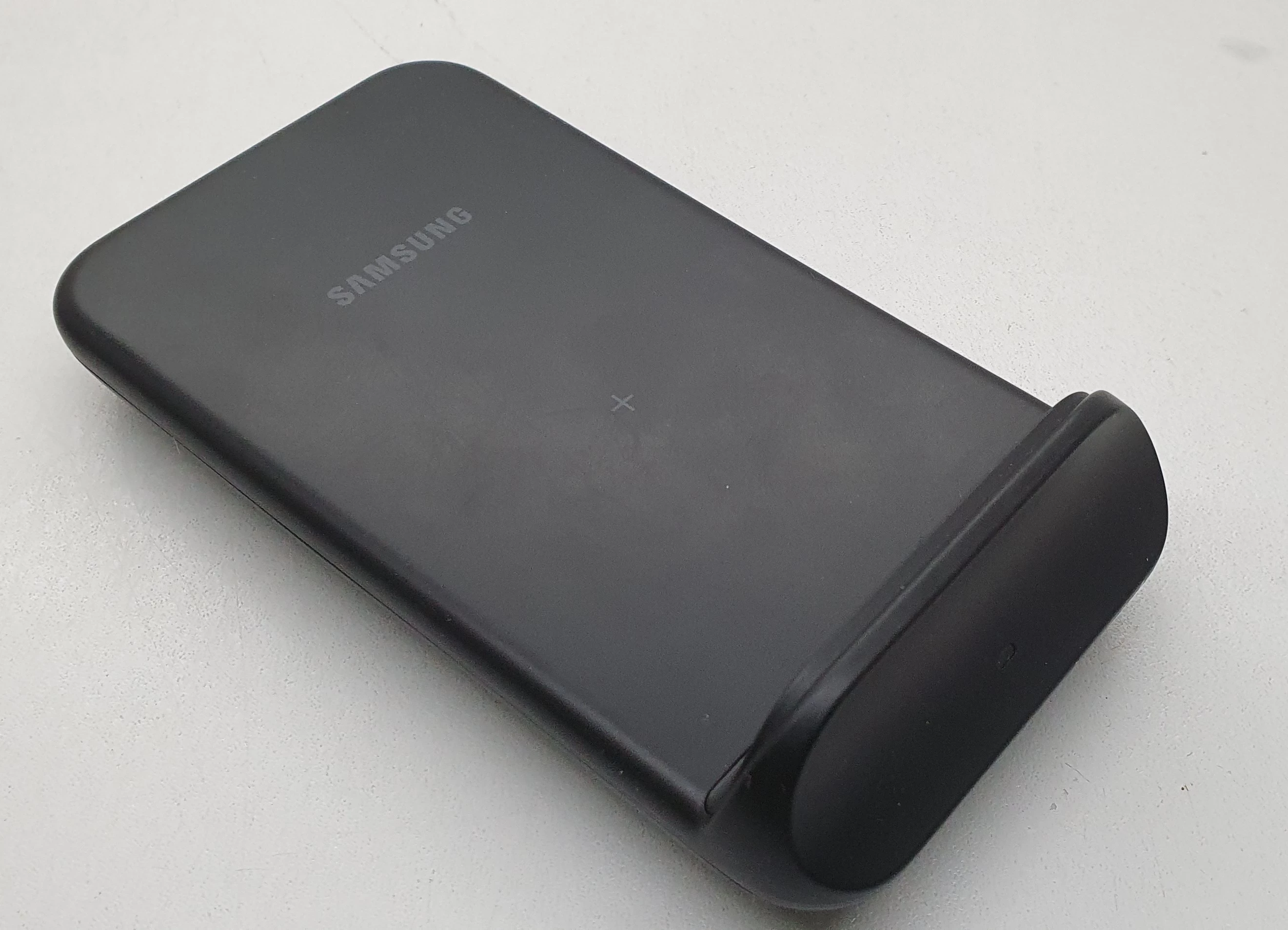 ladowarka-indukcyjna-samsung-ep-n3300-stan-uzywany