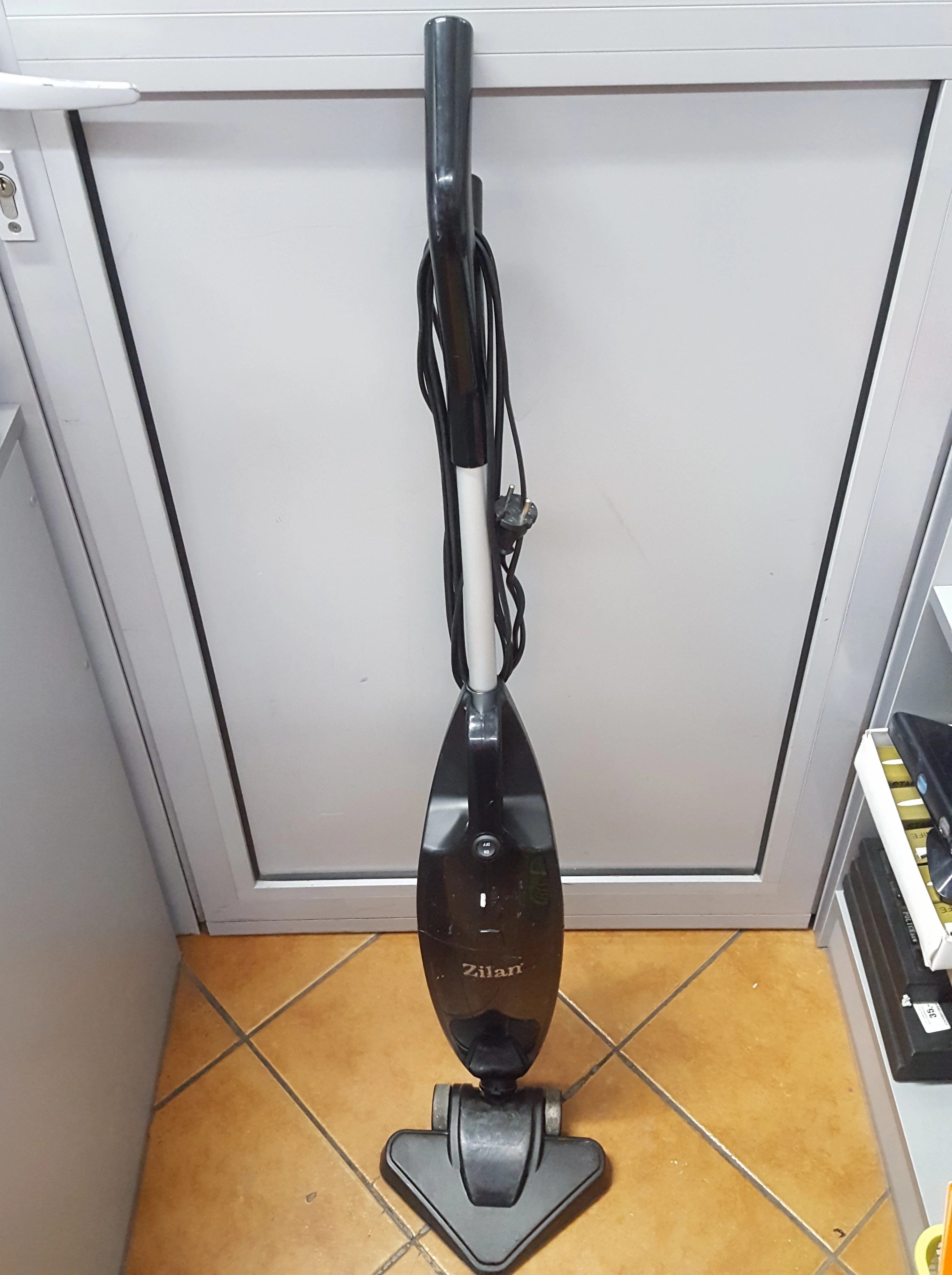 odkurzacz-pionowy-zilan-zln1235-800w-plwolnosci-3-5-sj-namyslow