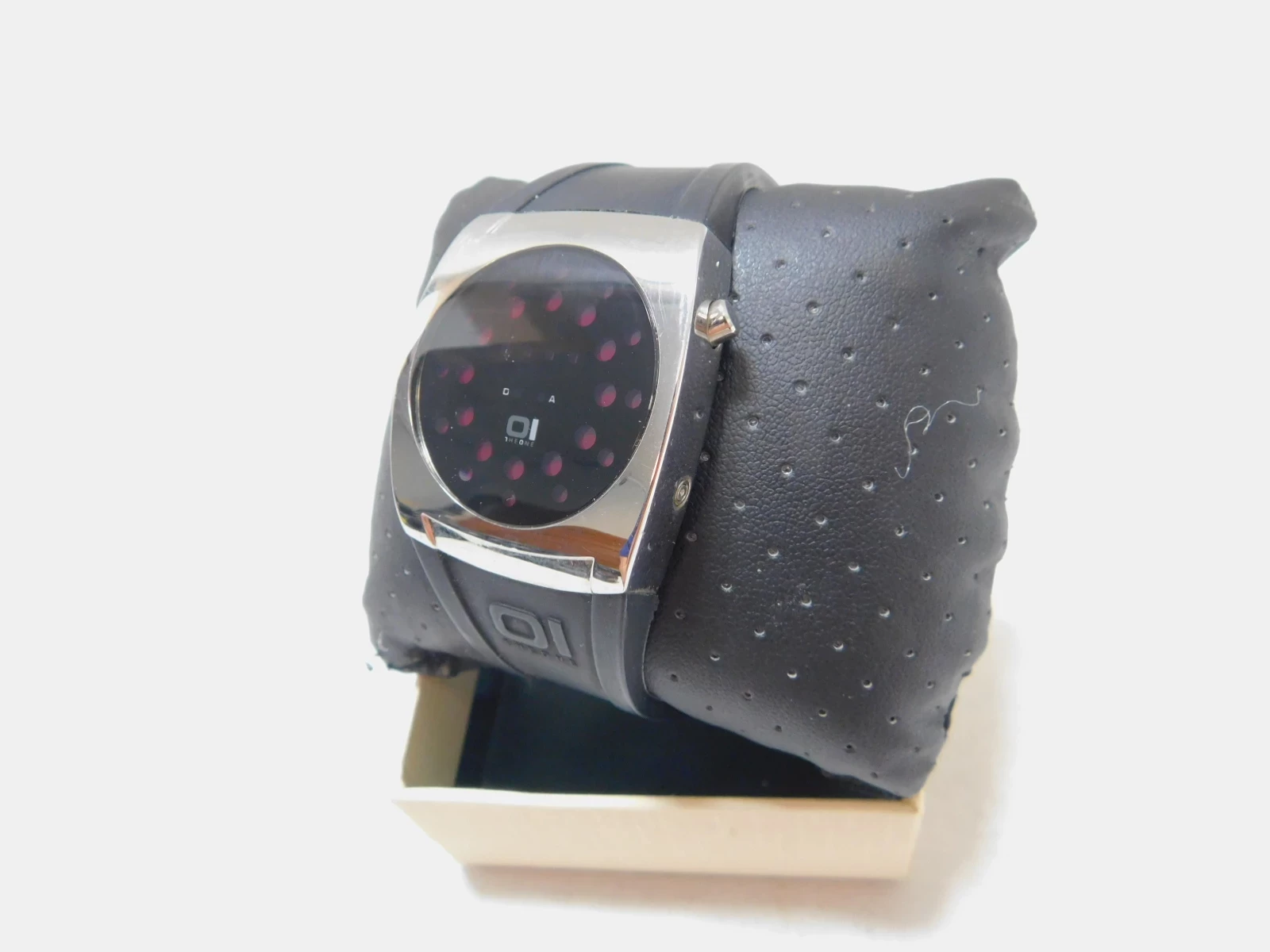 zegarek-binarny-01-the-one-lightmare-ll102r3-mechanizm-inny