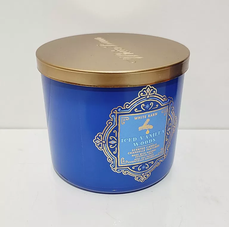 ŚWIECA ZAPACHOWA WHITE BARN ICED VANILLA WOODS Świece Loombard.pl