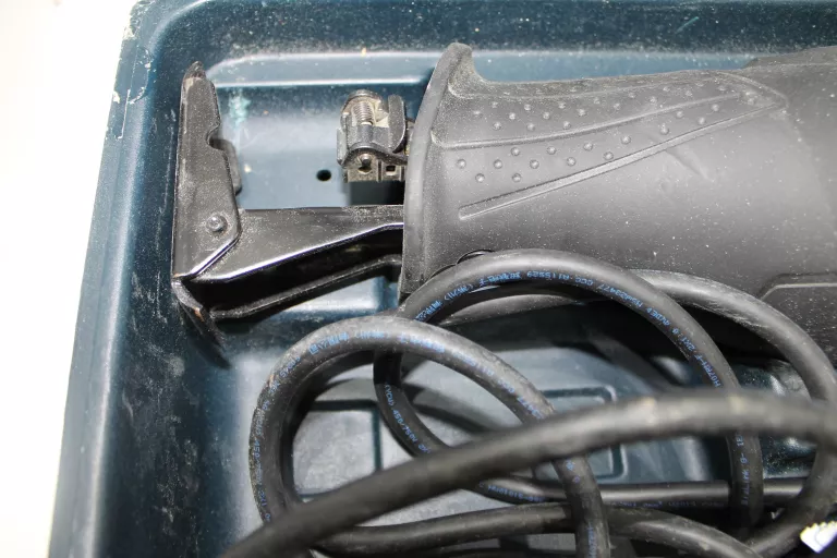 pila-szablasta-bosch-gsa-1100-e-walizka-stan-uzywany