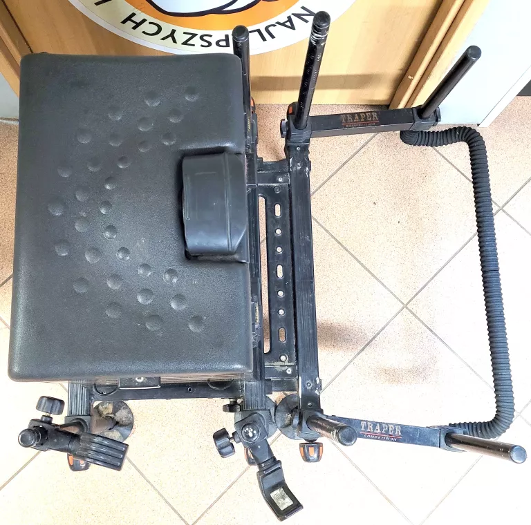 KOSZ WĘDKARSKI Z SIEDZISKIEM TRAPER
