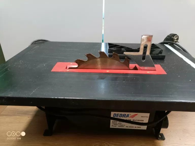 PILARKA STOŁOWA DEDRA DED 7702 W PUDEŁKU