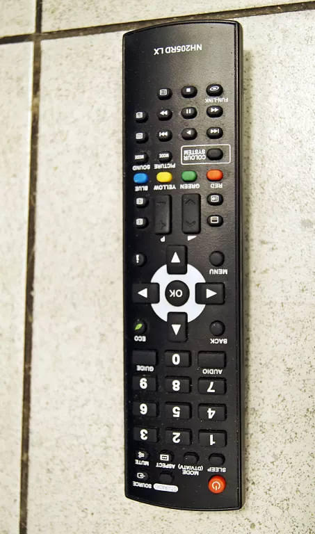 TELEWIZOR FUNAI LH7-M32BB + PILOT