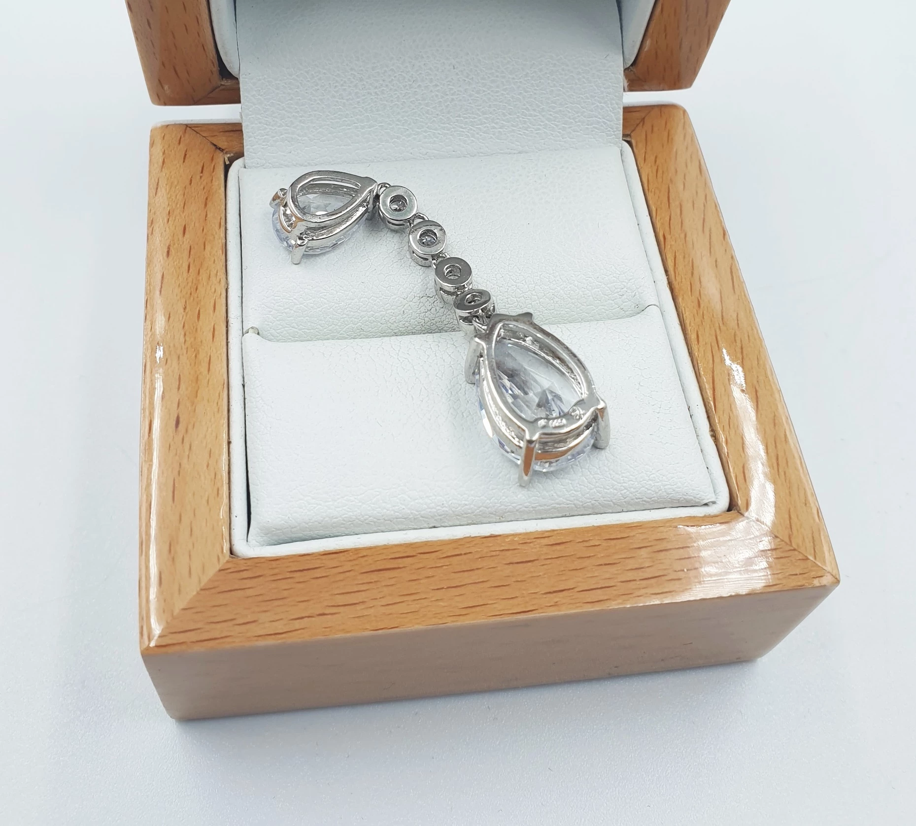 srebrna-zawieszka-z-krysztalami-556gr-p925-stan-11323-2