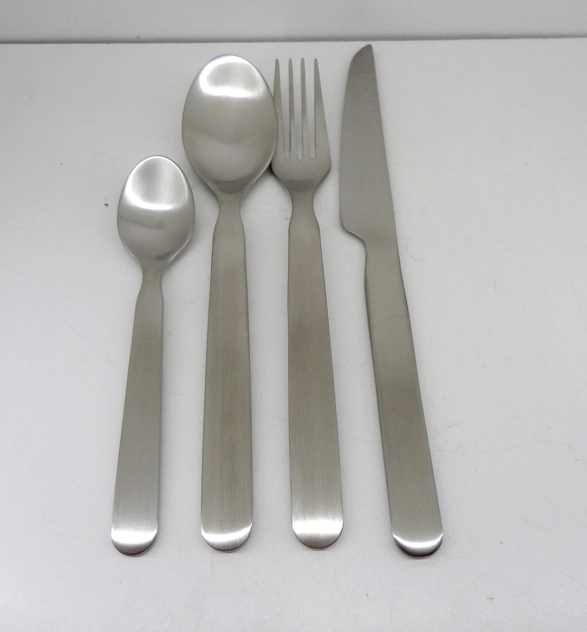 sztucce-tupperware-4-sztuki-pilsudskiego-8-konskie-unico