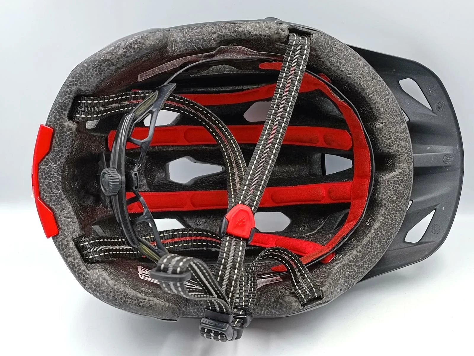 kask-bluegrass-golden-eyes-l-58-63cm-kolor-czarny