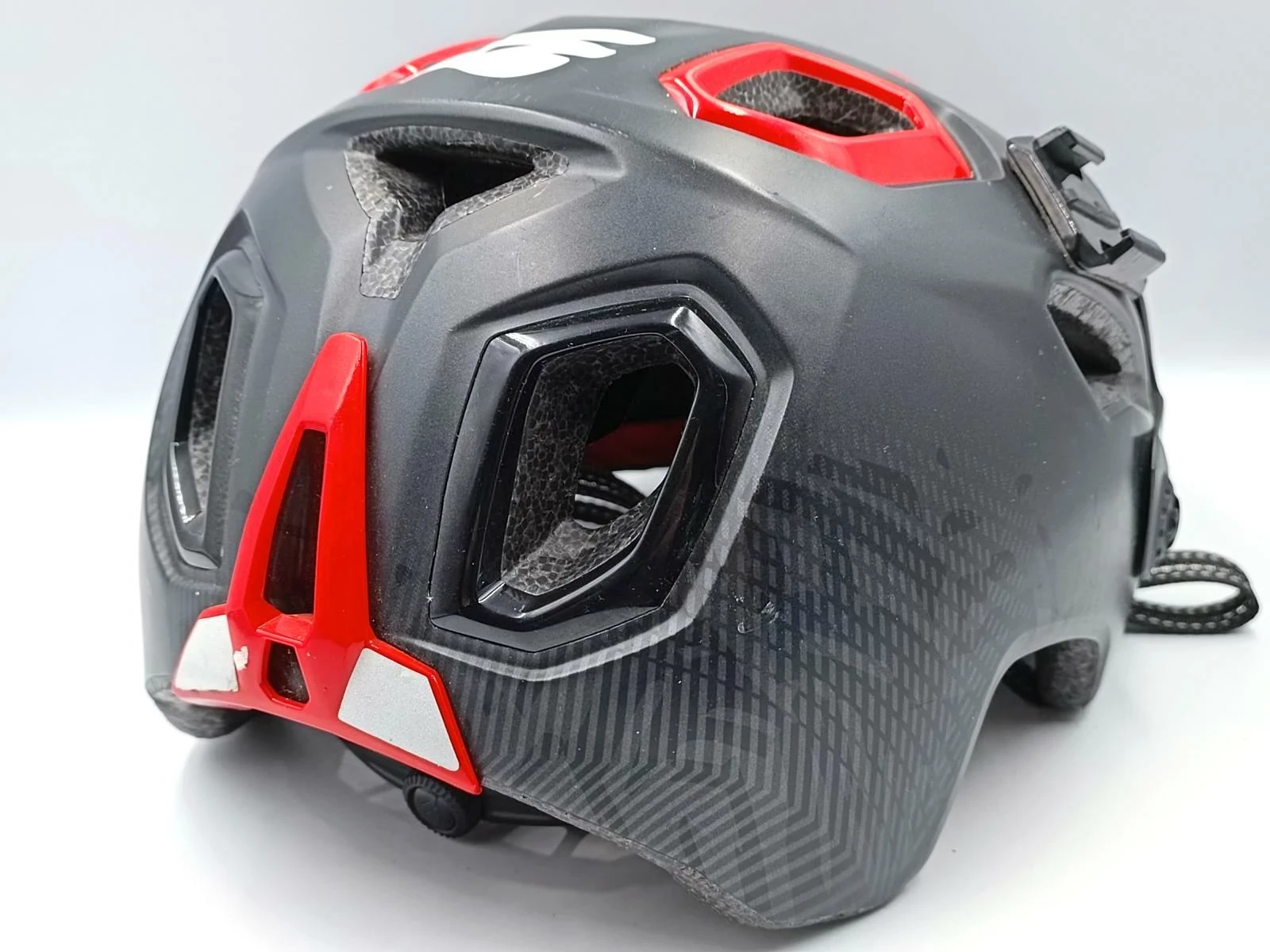 kask-bluegrass-golden-eyes-l-58-63cm-kod-producenta-3helg07loan