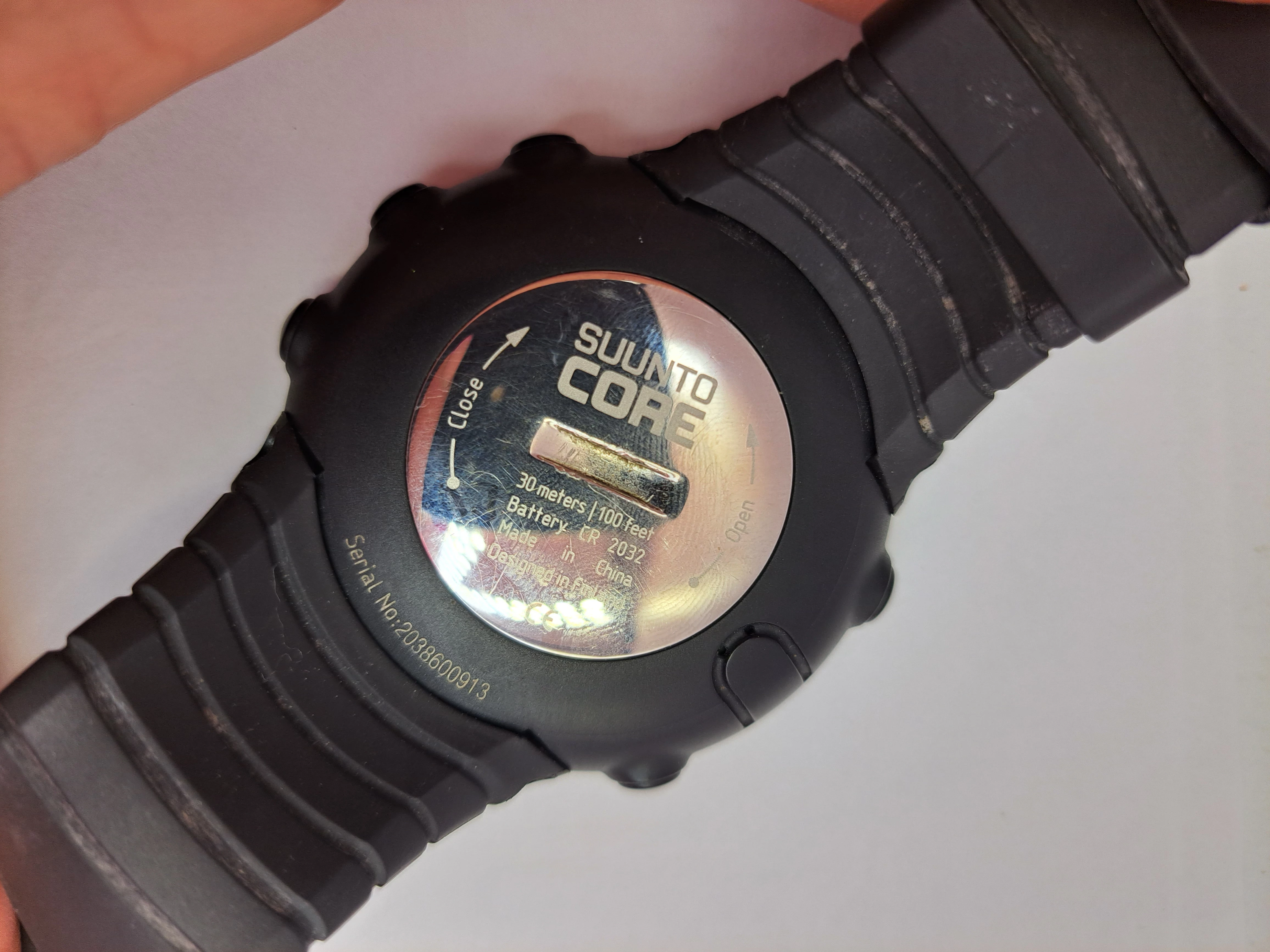 zegarek-suunto-core-kompasbarometrwysokosciom-stan-uzywany