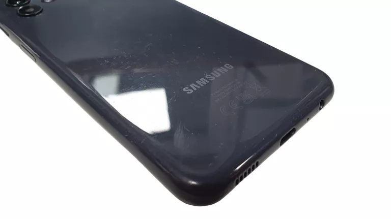 SAMSUNG A13 USZKODZONY