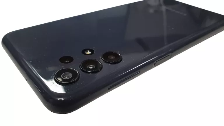 SAMSUNG A13 USZKODZONY