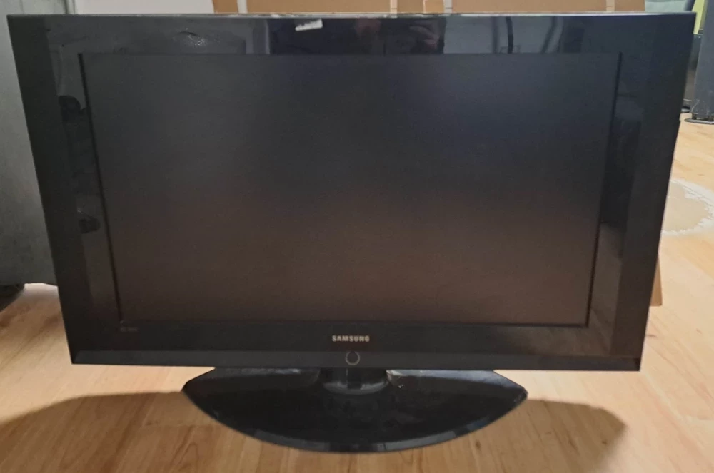 telewizor-samsung-le37s52b-pilot-product-id-ad985637-8b03-46d6-91db-aa84d56125dc