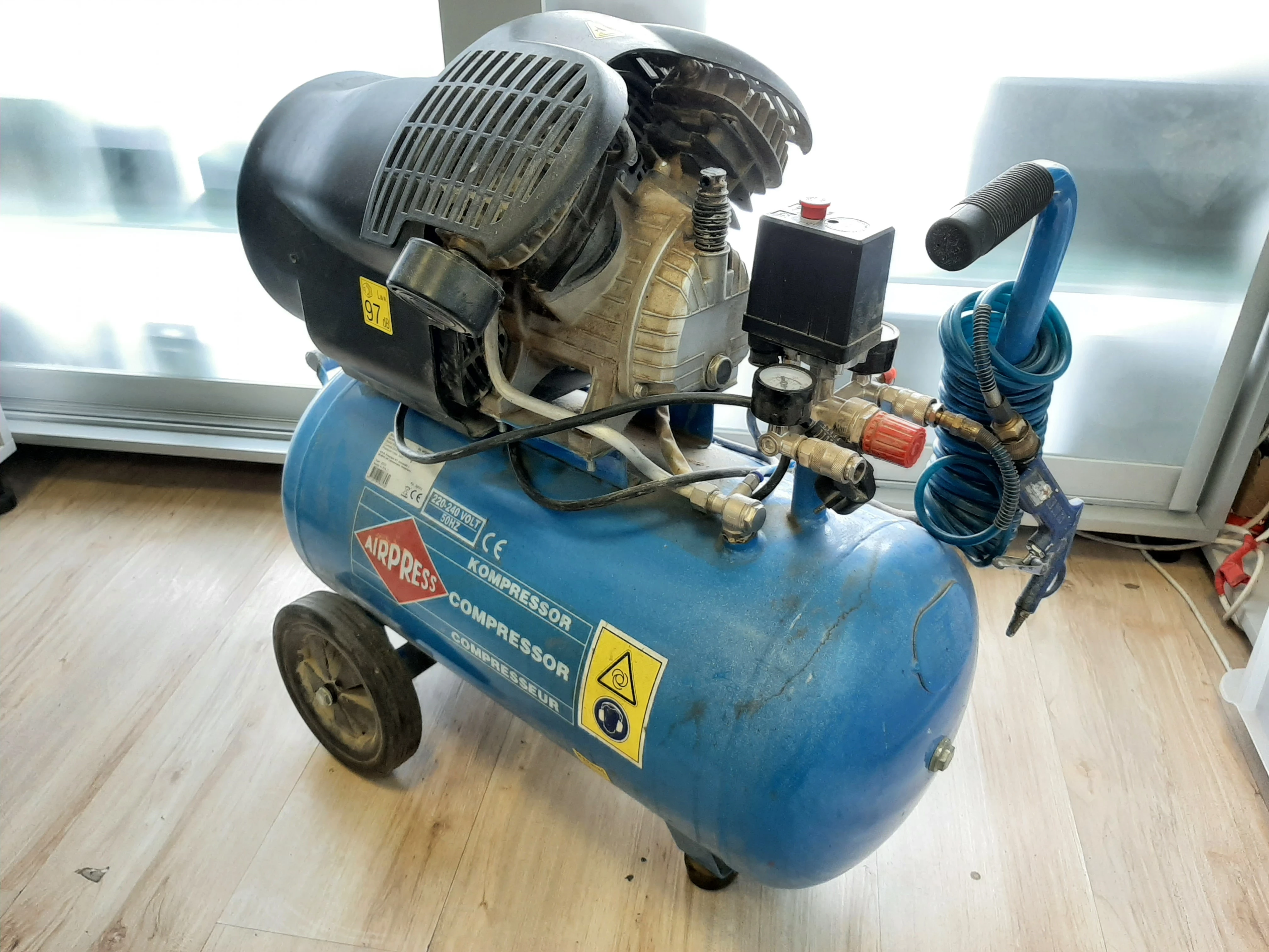 kompresor-50l-airpress-hl42550-230v-szamarzewskiego-2-poznan-ska-x