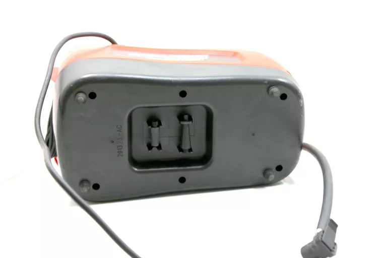 KOMPRESOR SPRĘŻARKA POMPKA BLACK AND DECKER ASI30