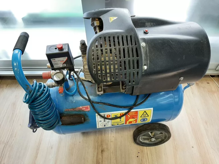 kompresor-50l-airpress-hl42550-230v-moc-kw-220