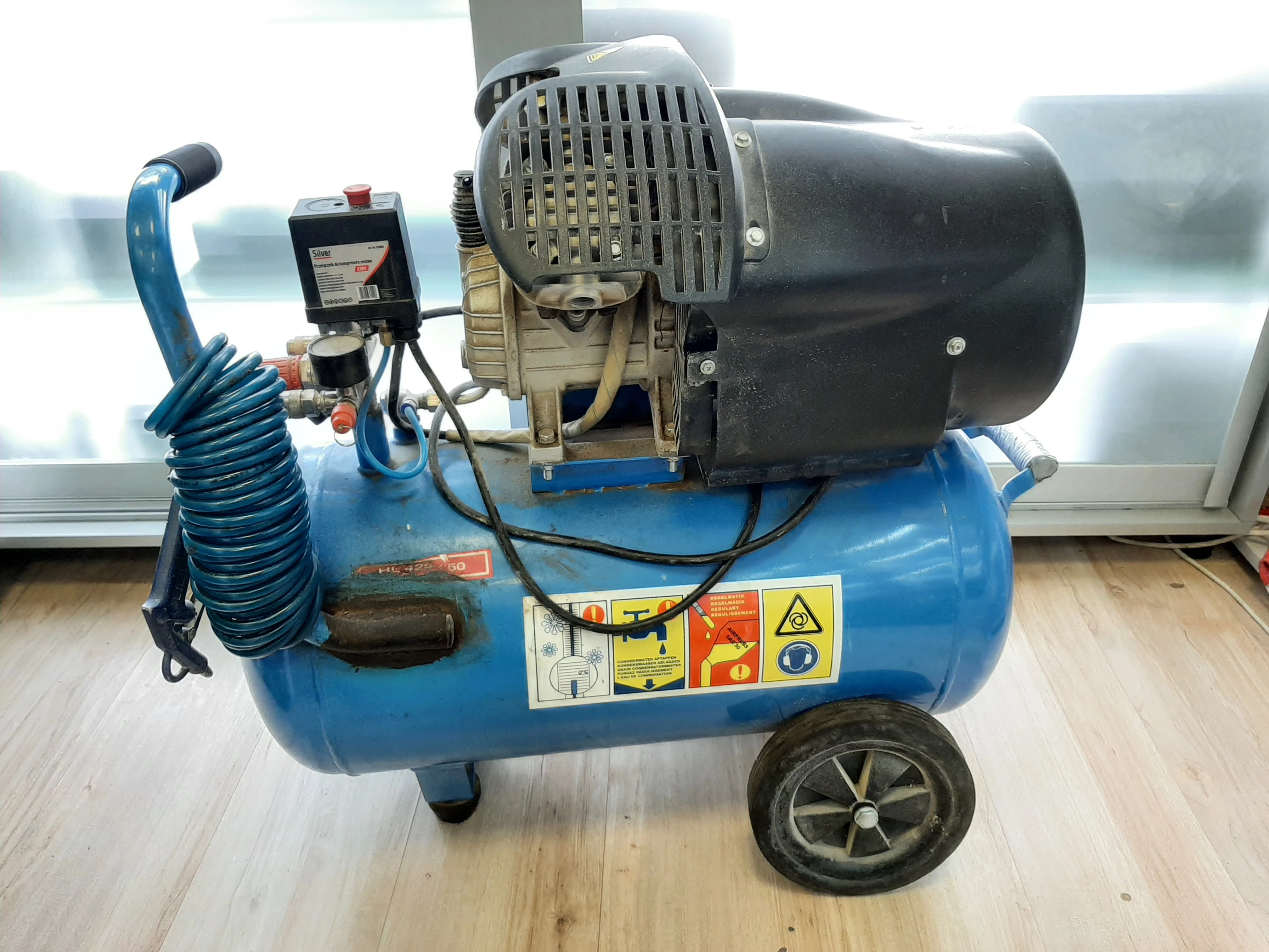 kompresor-50l-airpress-hl42550-230v-stan-uzywany