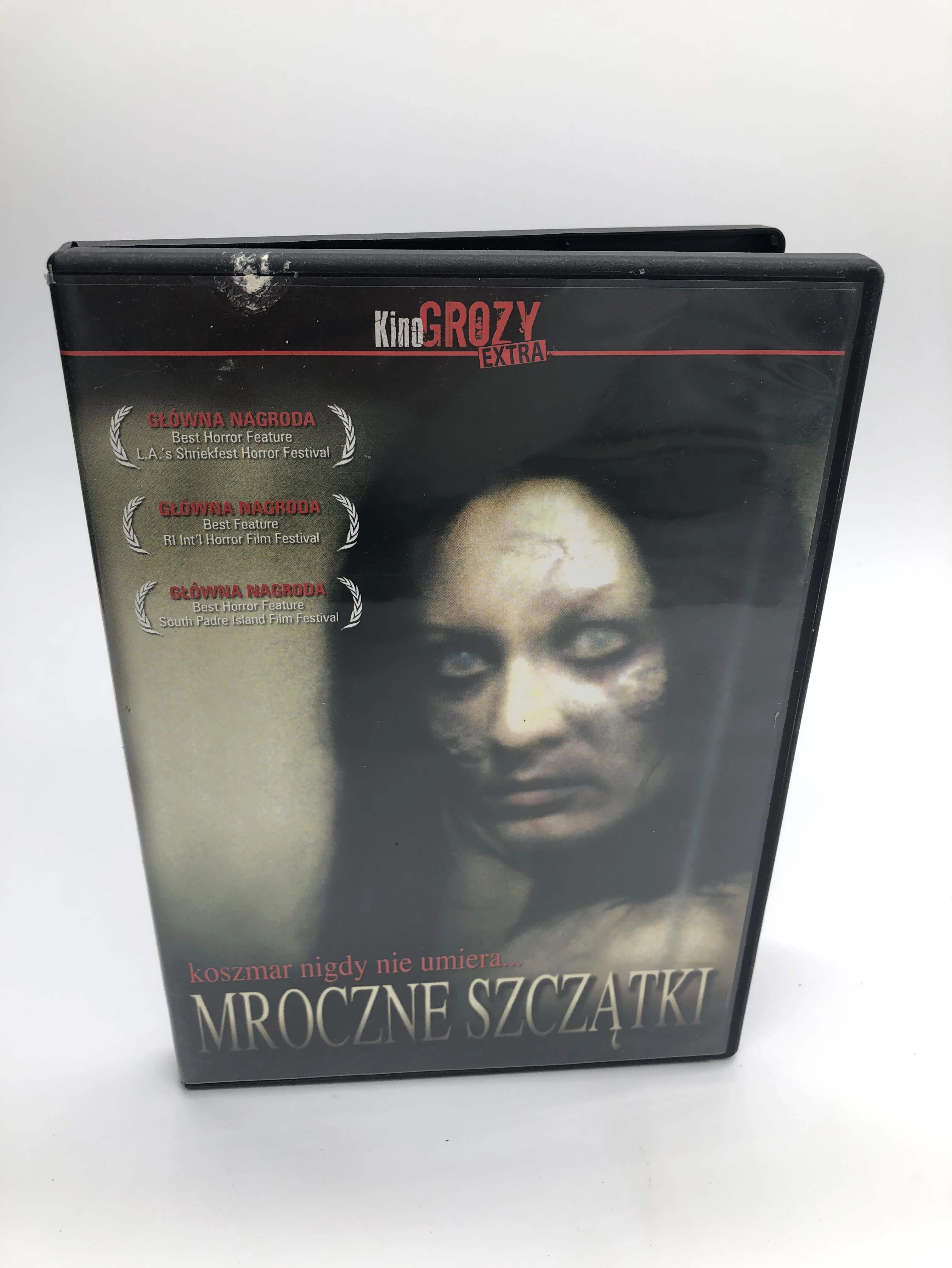 film-dvd-mroczne-szczatki-glowna-9-walbrzych-sj