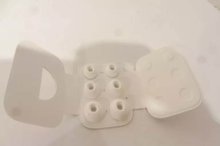 AIRPODS PRO 2 ETUI BIAŁE PUDEŁKO A2700 VNH435HQ27