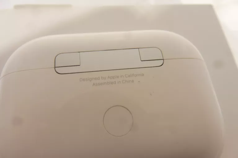 AIRPODS PRO 2 ETUI BIAŁE PUDEŁKO A2700 VNH435HQ27
