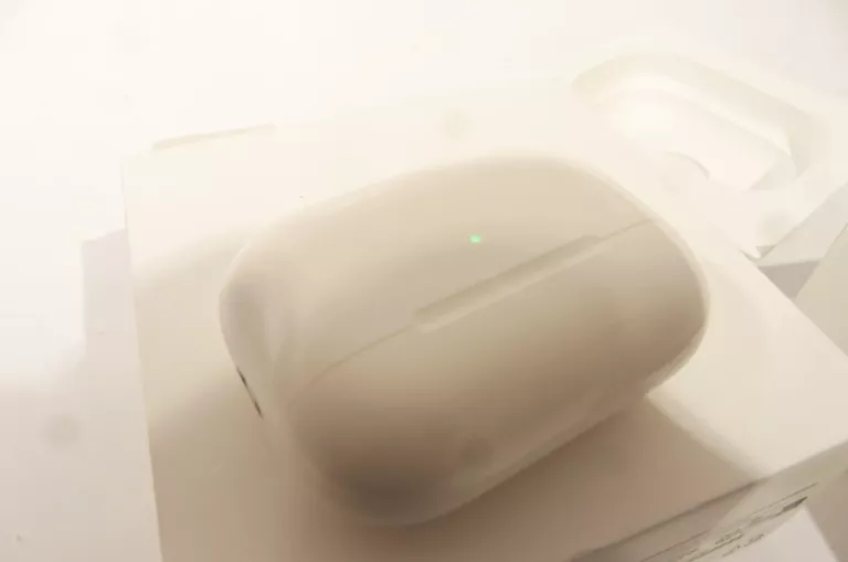 AIRPODS PRO 2 ETUI BIAŁE PUDEŁKO A2700 VNH435HQ27
