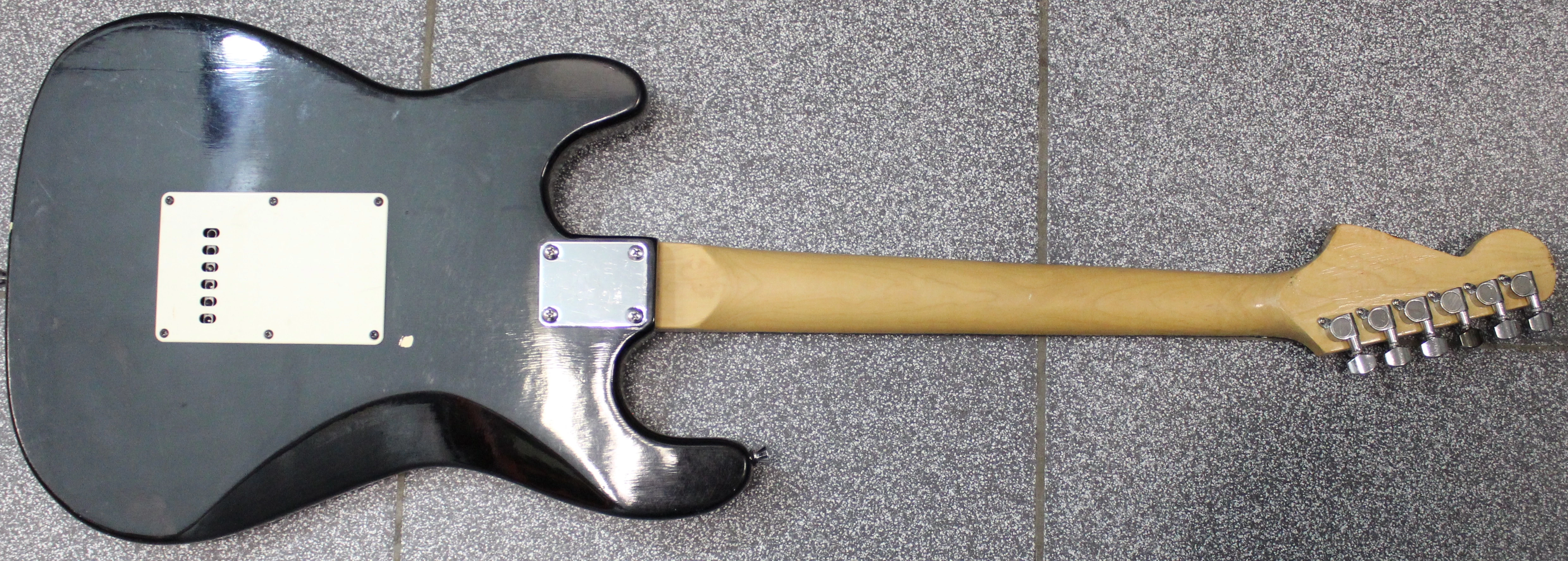 gitara-elektryczna-marka-inna