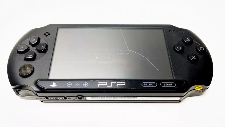 konsola-playstation-portable-e1004-z-ladowarka-kod-producenta-psp-3004