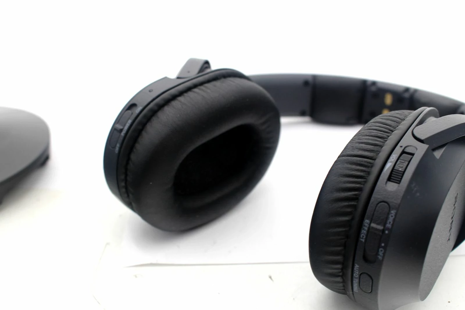 sluchawki-radiowe-bezprzewodowe-sony-mdr-rf895r-kod-producenta-mdrrf895rkeu8