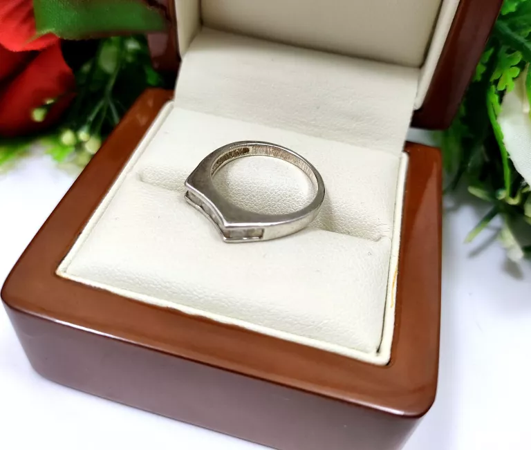 piekny-srebrny-pierscionek-r12-244g-925-material-15835-4