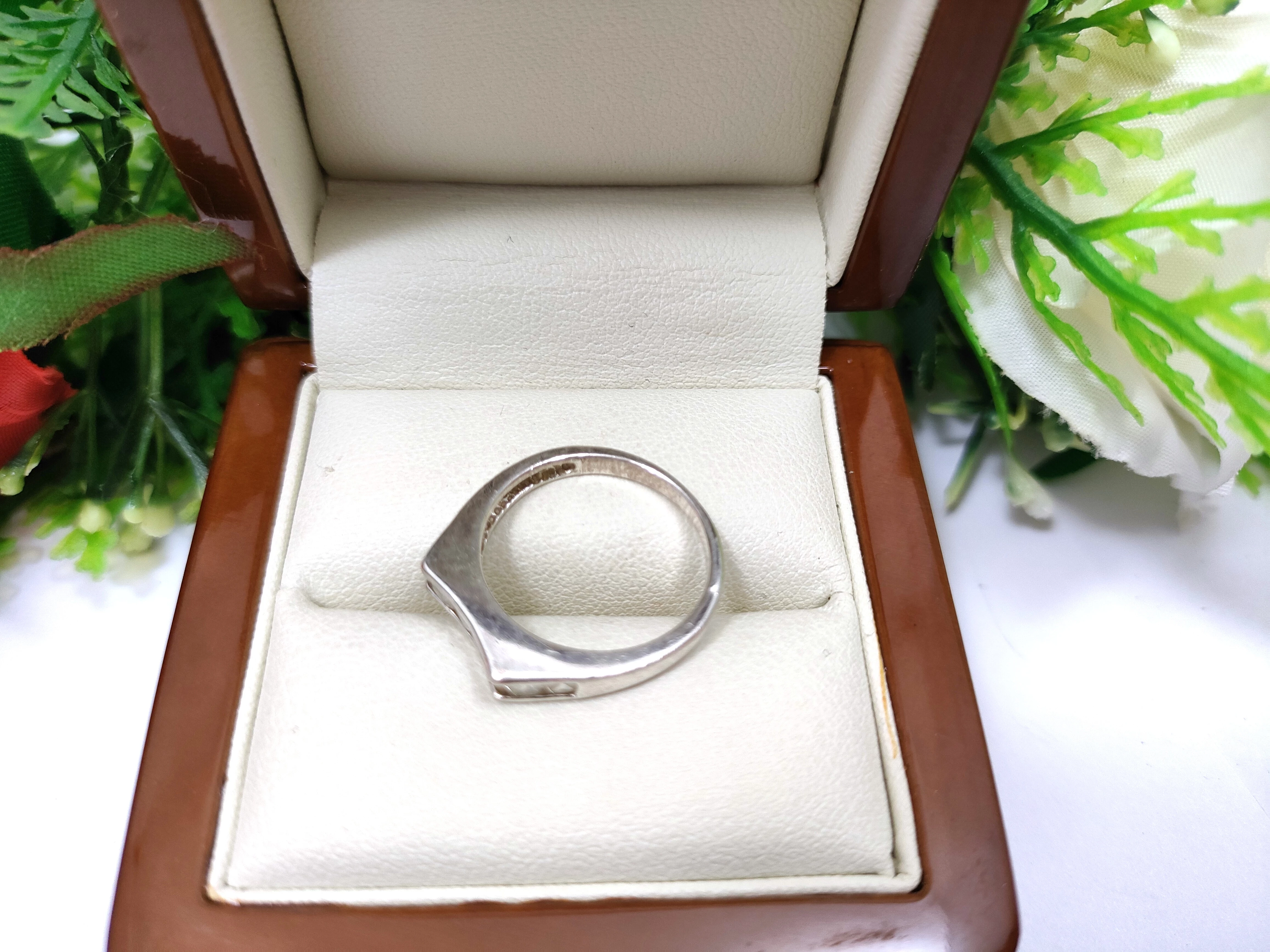 piekny-srebrny-pierscionek-r12-244g-925-stan-11323-2