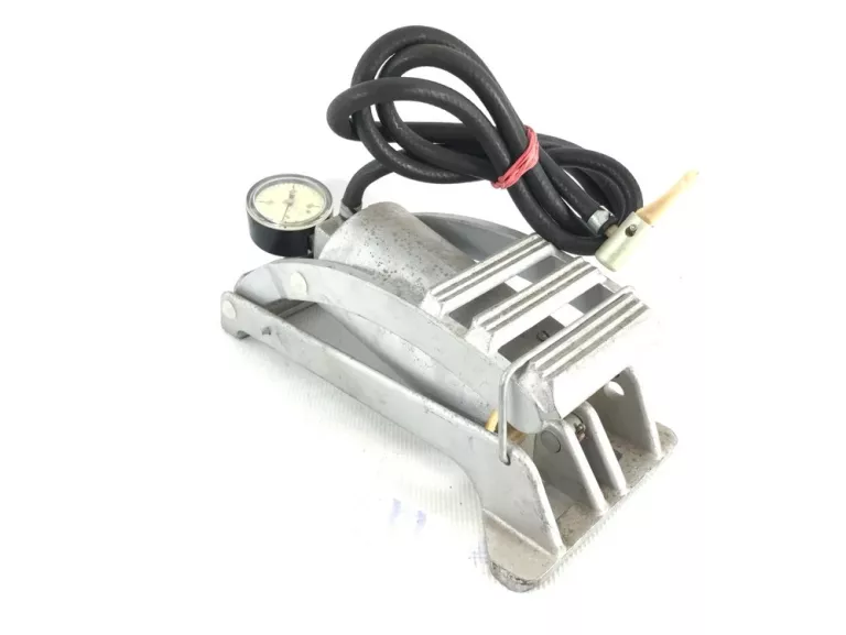 pompka-solidna-samochodowa-swietojanska-82-gdynia-harbor