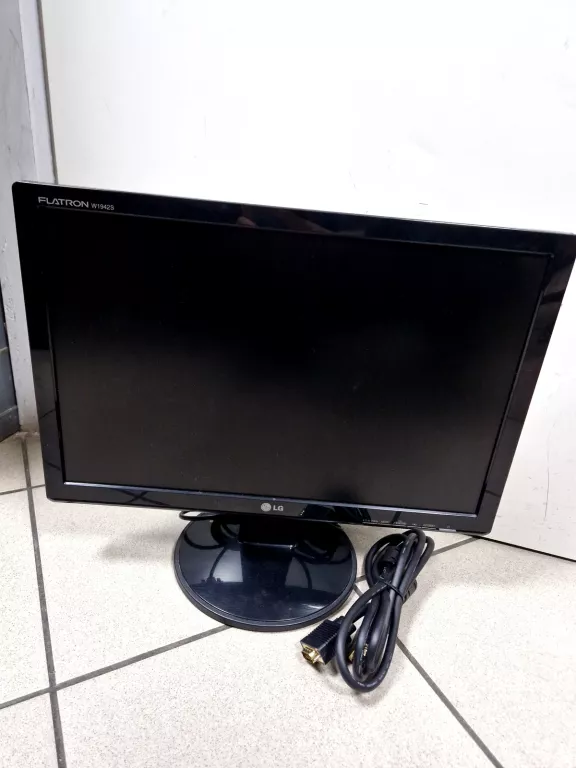 monitor-lg-flatron-w1942s-pf-kable-rynek-4-chodziez