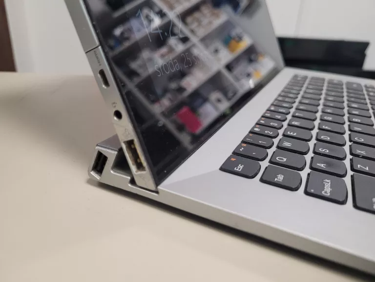 LAPTOP LENOVO 2X1 MIIX 2 8GB/250GB/I5/W10