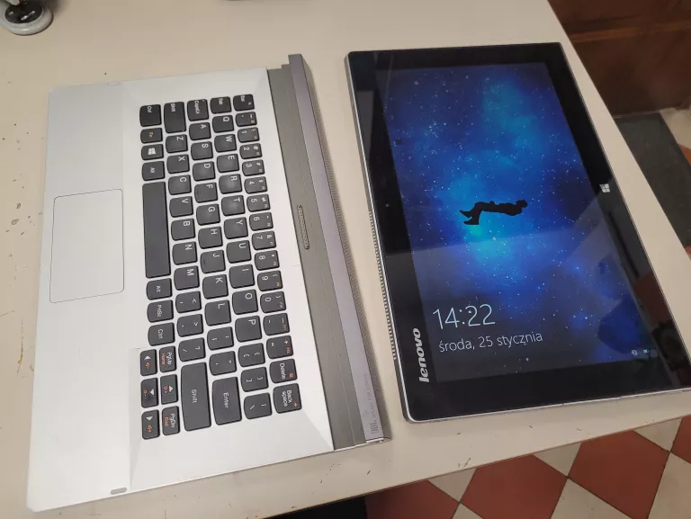 LAPTOP LENOVO 2X1 MIIX 2 8GB/250GB/I5/W10