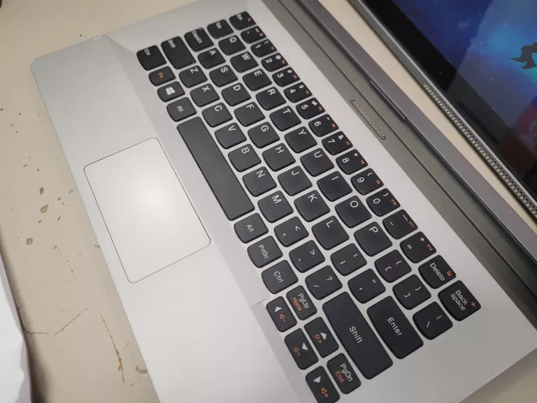 LAPTOP LENOVO 2X1 MIIX 2 8GB/250GB/I5/W10