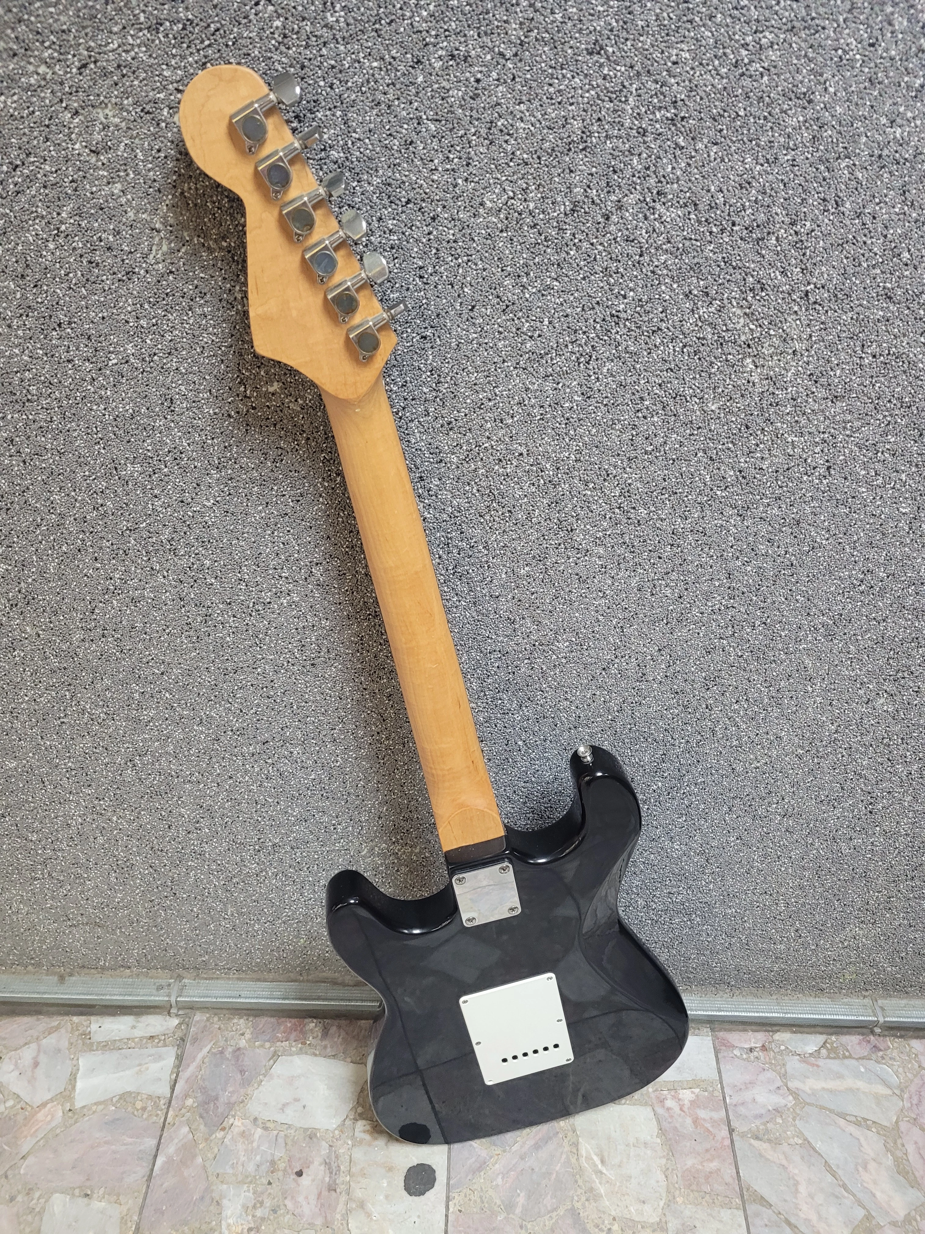 gitara-elektryczna-preston-stratocaster-futeral-stan-uzywany